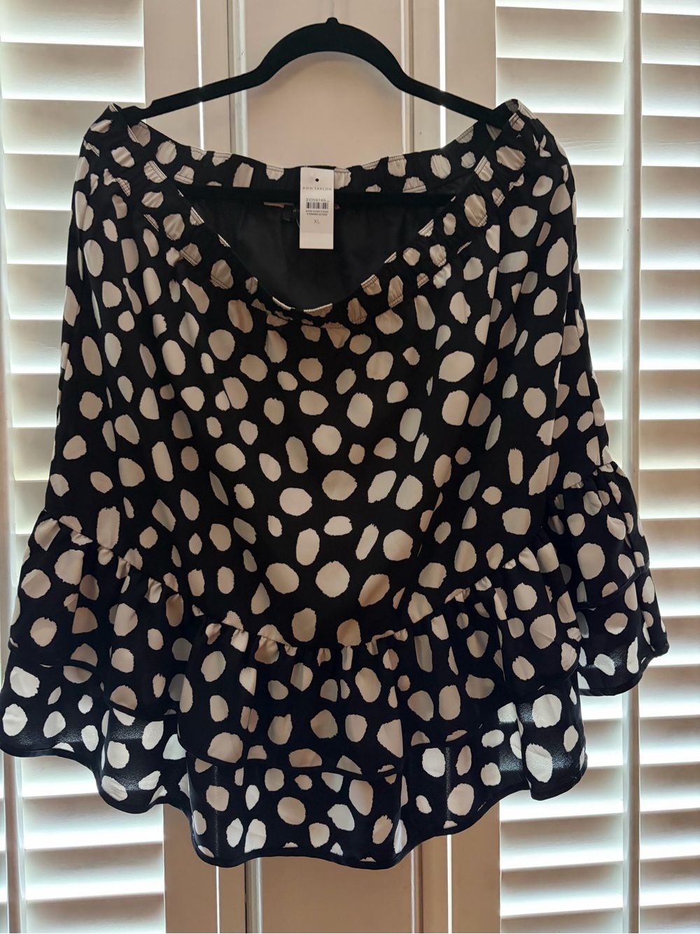 Ann Taylor Black and White Skirt XL
